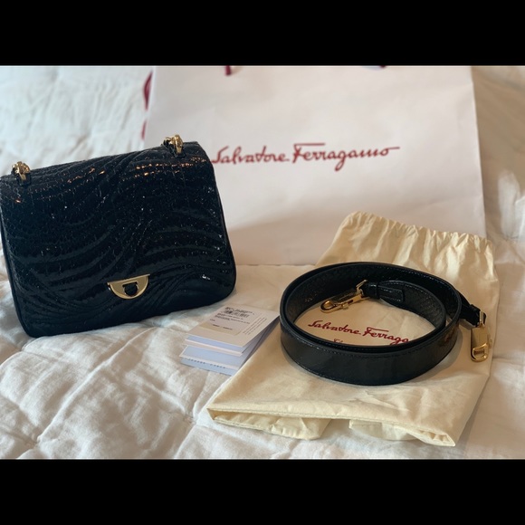 Authentic Salvatore Ferragamo LEXI Reptile hamdbag - Picture 2 of 6